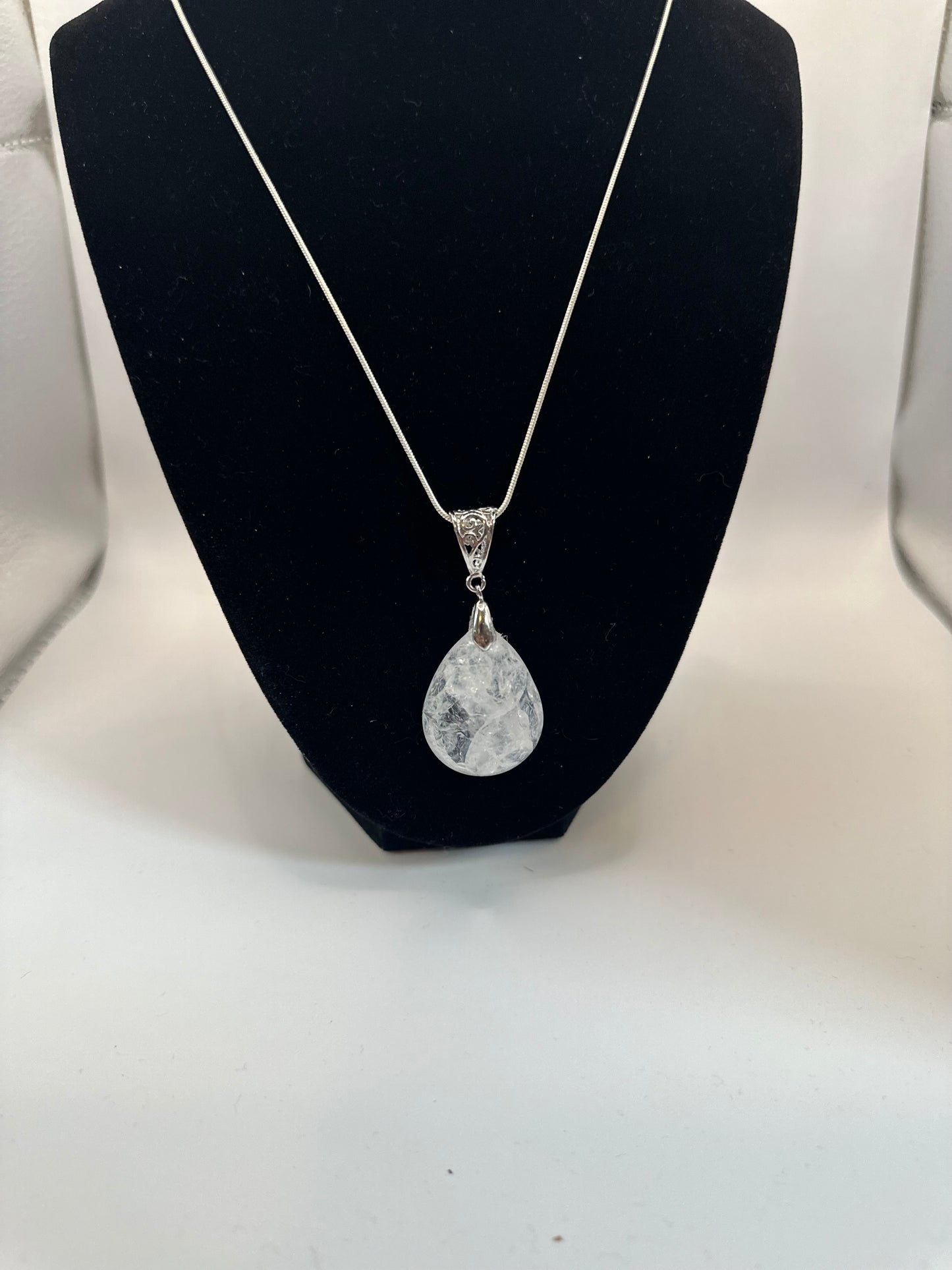 Crackle quartz pendant